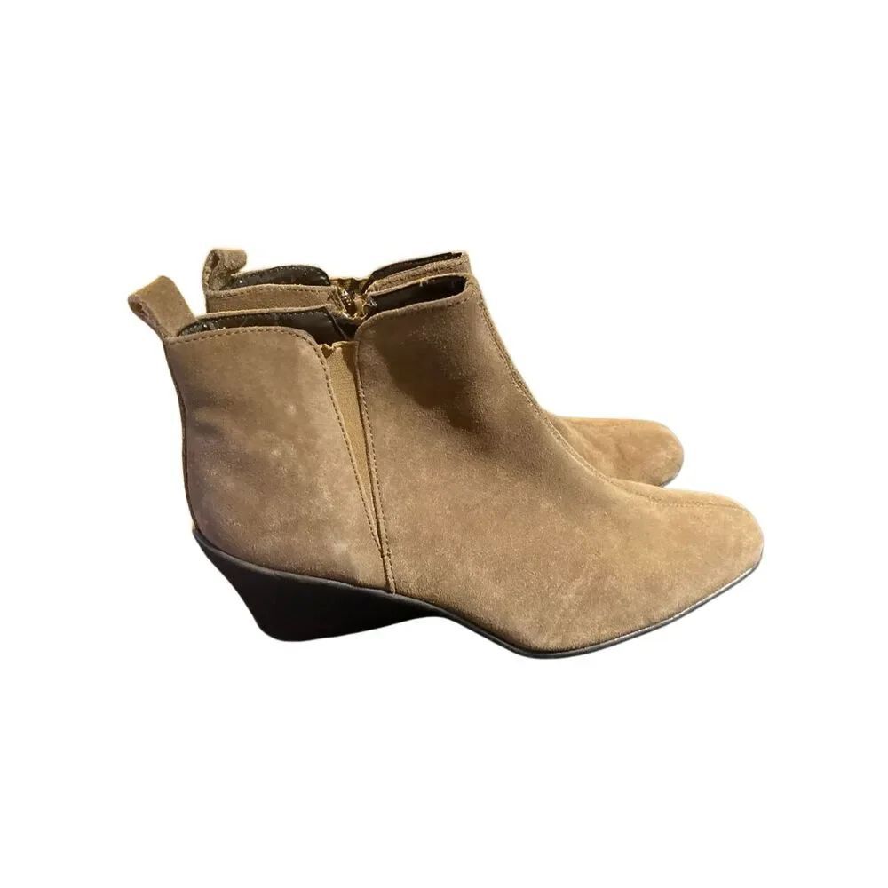 Bass Harriet brown suede side, zip ankle boot 9